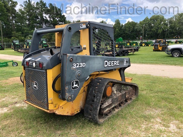 2016 John Deere 323D Image 5