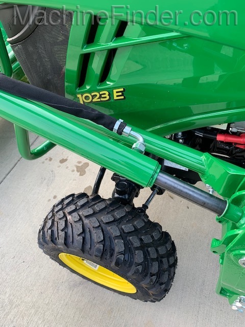 2020 John Deere 1023E Image 9