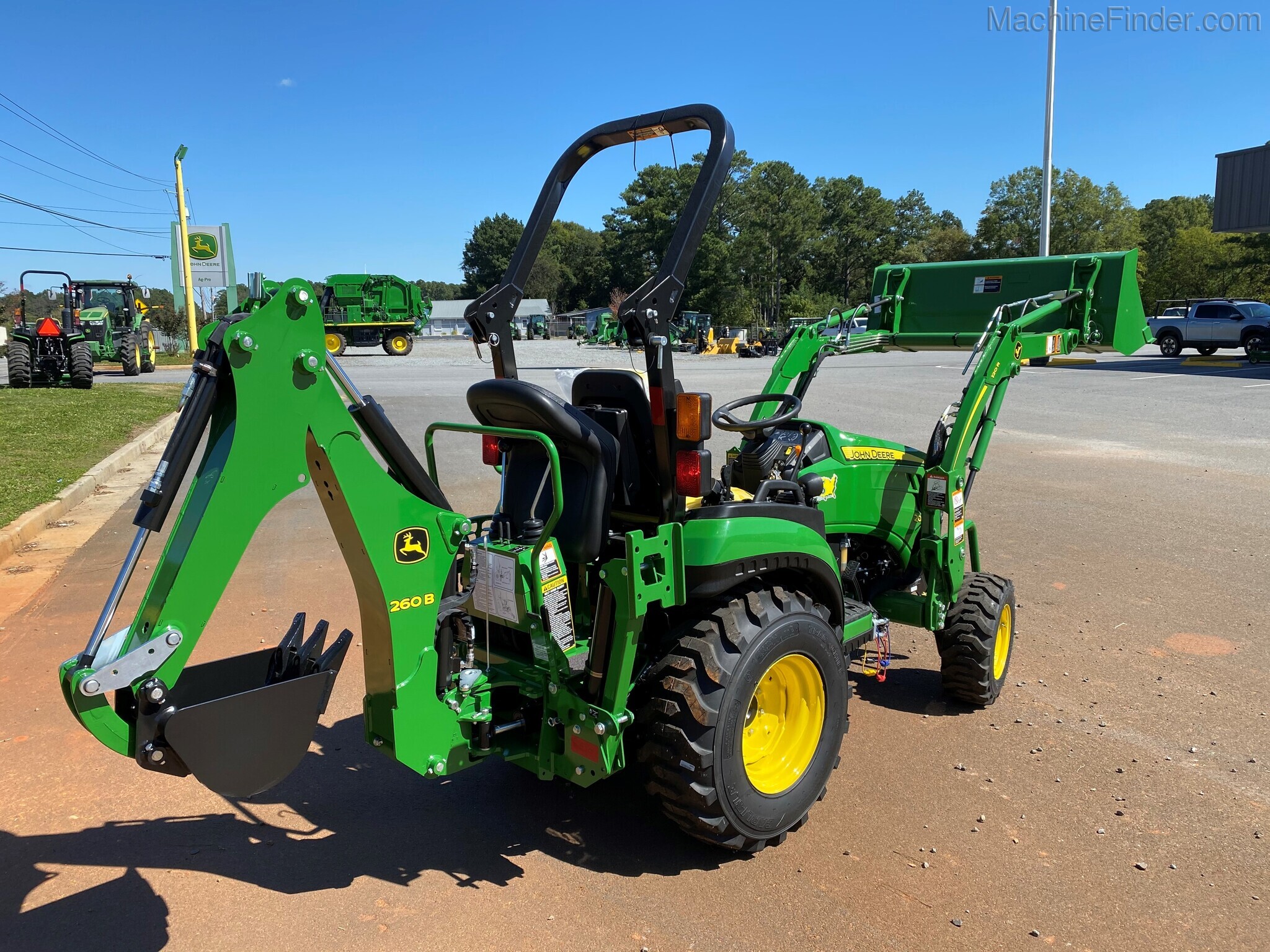 2020 John Deere 2025R Image 3