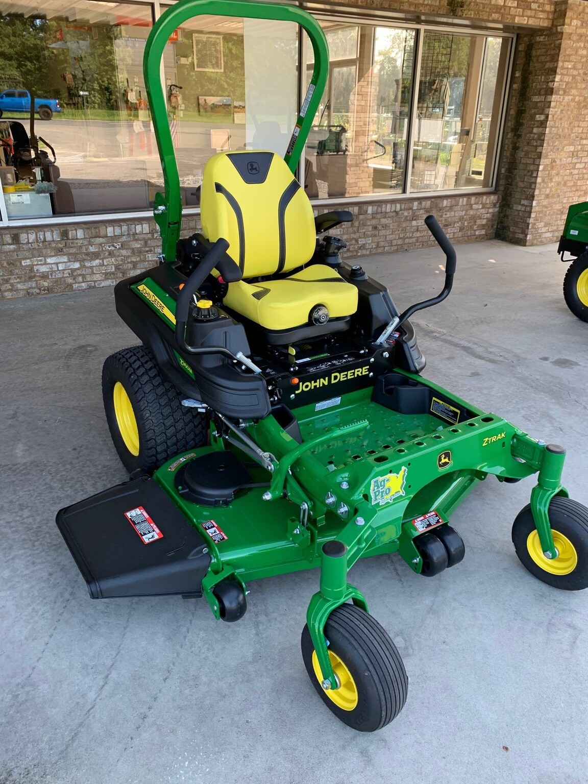 2023 John Deere Z960M Image 7