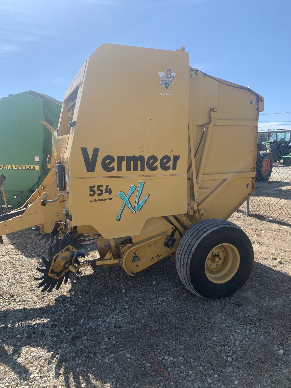 2002 Vermeer 554XL Image 2