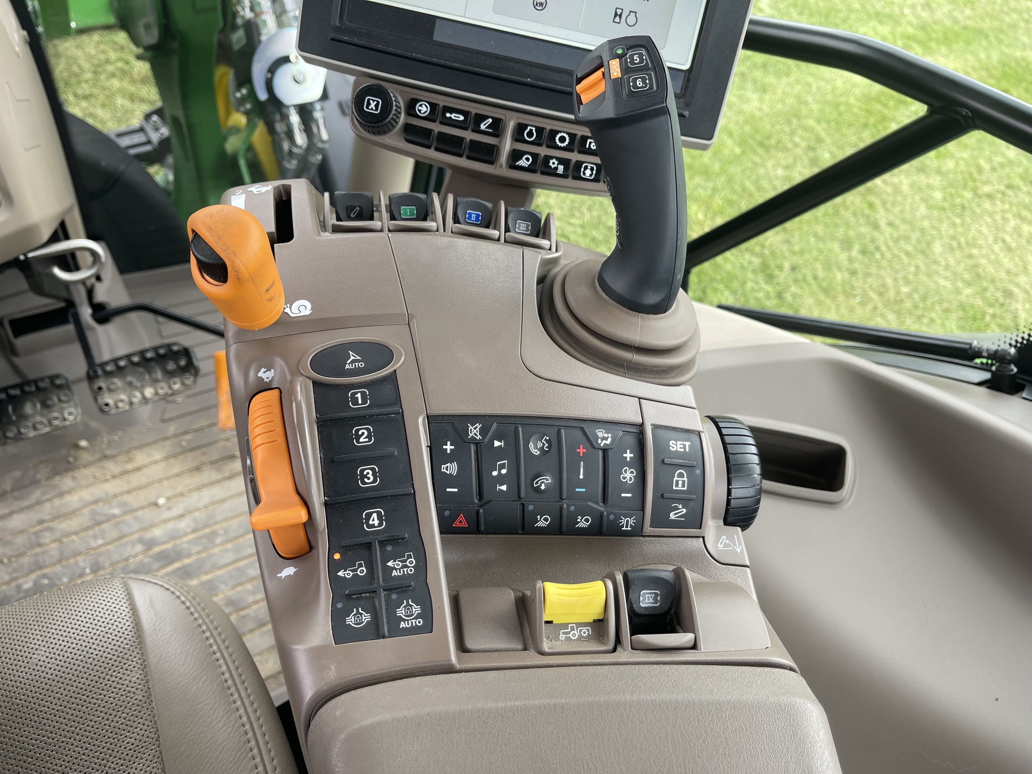  2023 John Deere 6R 130 at Heritage Tractor in Rockport, IL