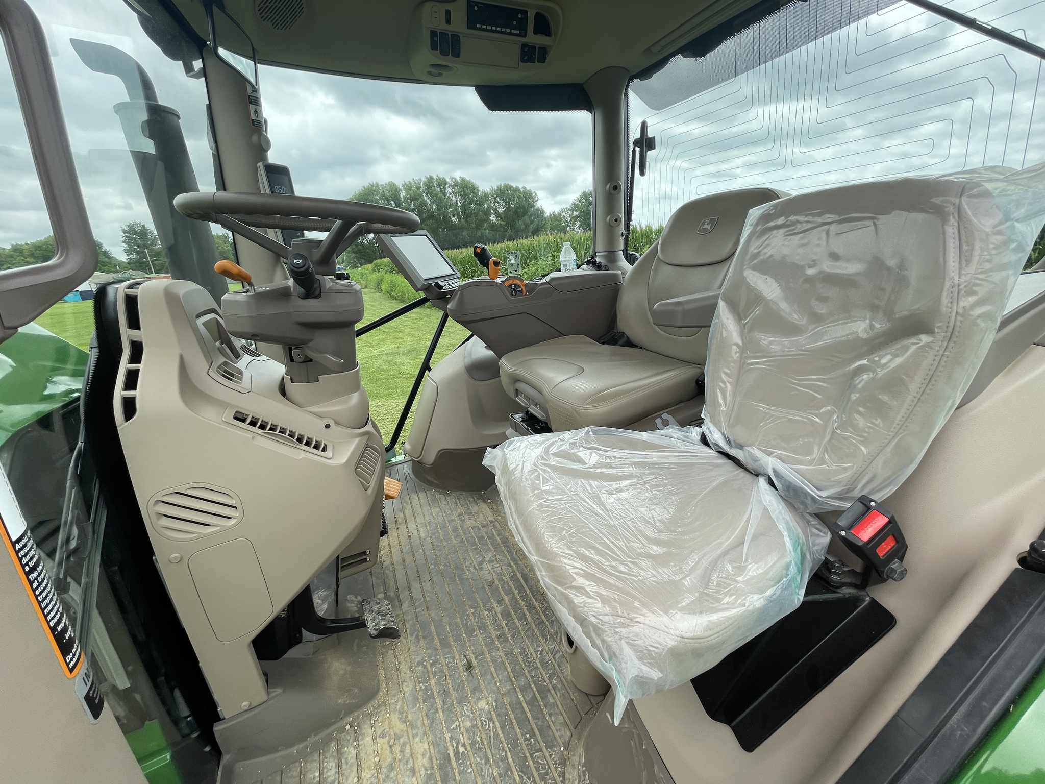  2023 John Deere 6R 130 at Heritage Tractor in Rockport, IL