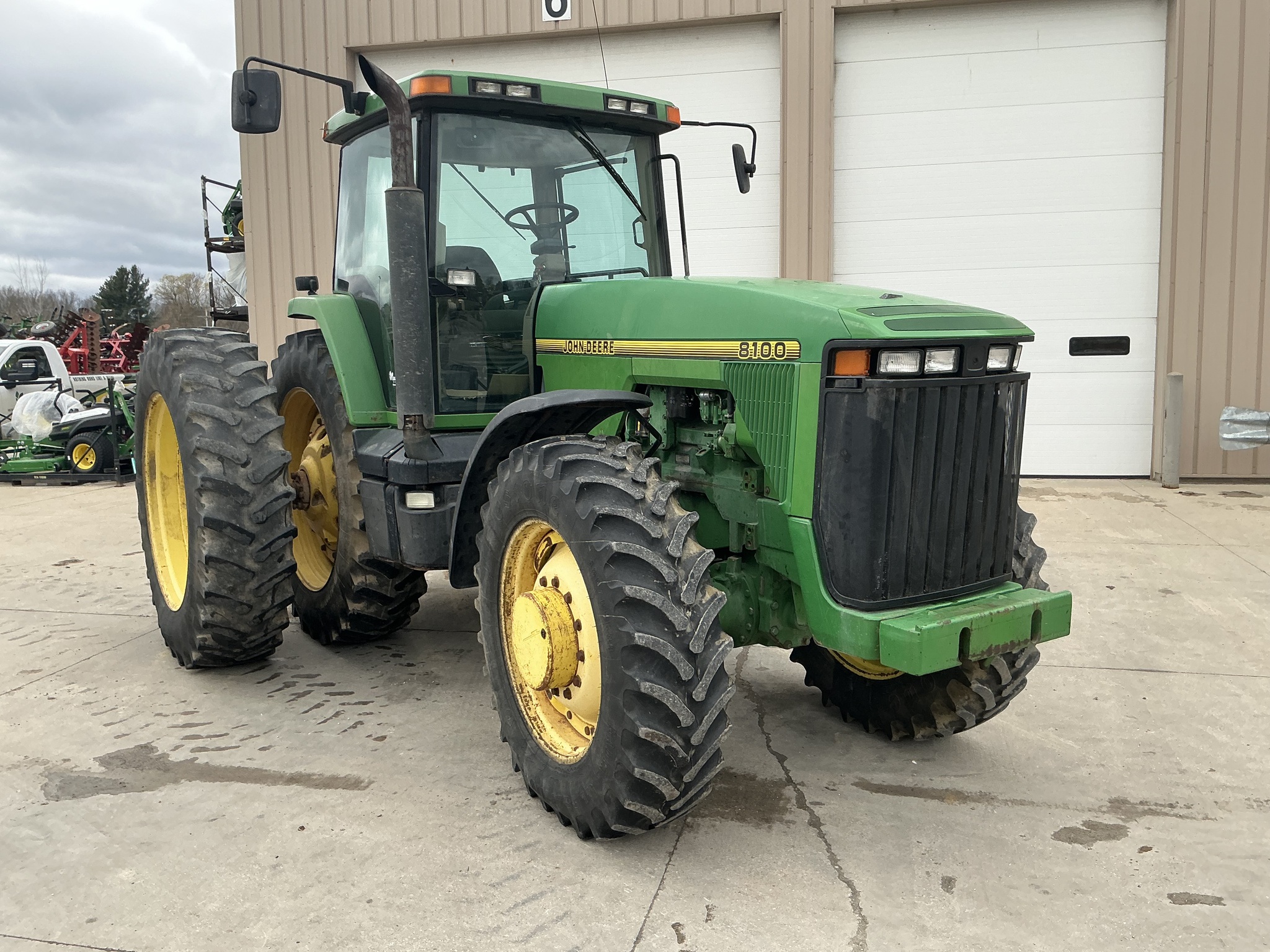 1996 John Deere 8100 Image 1