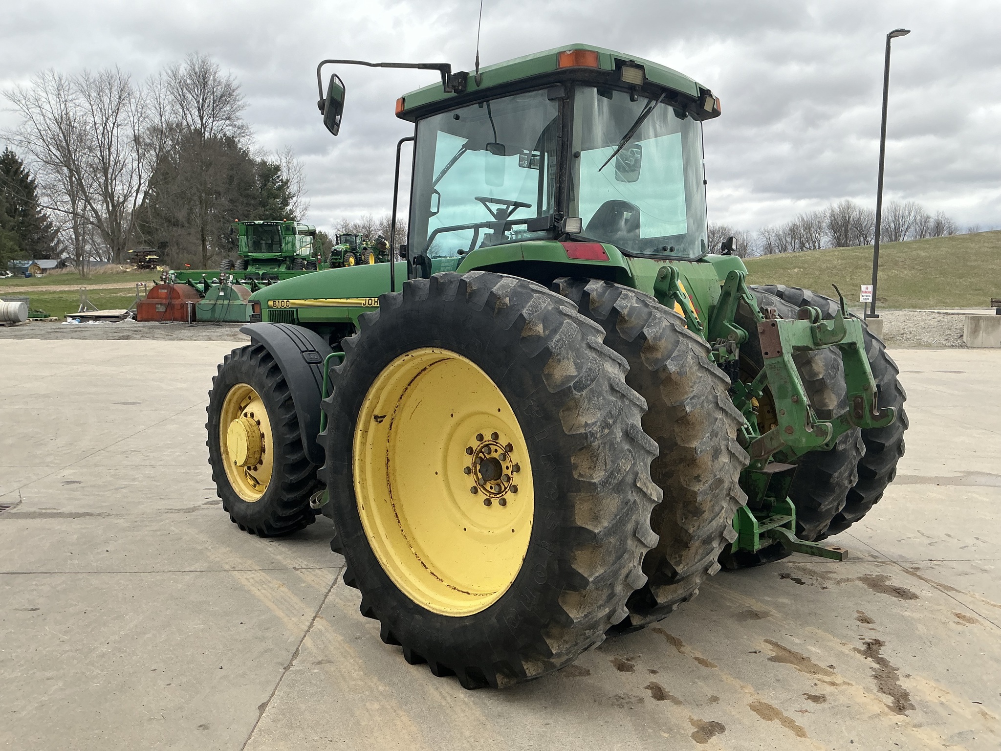 1996 John Deere 8100 Image 6