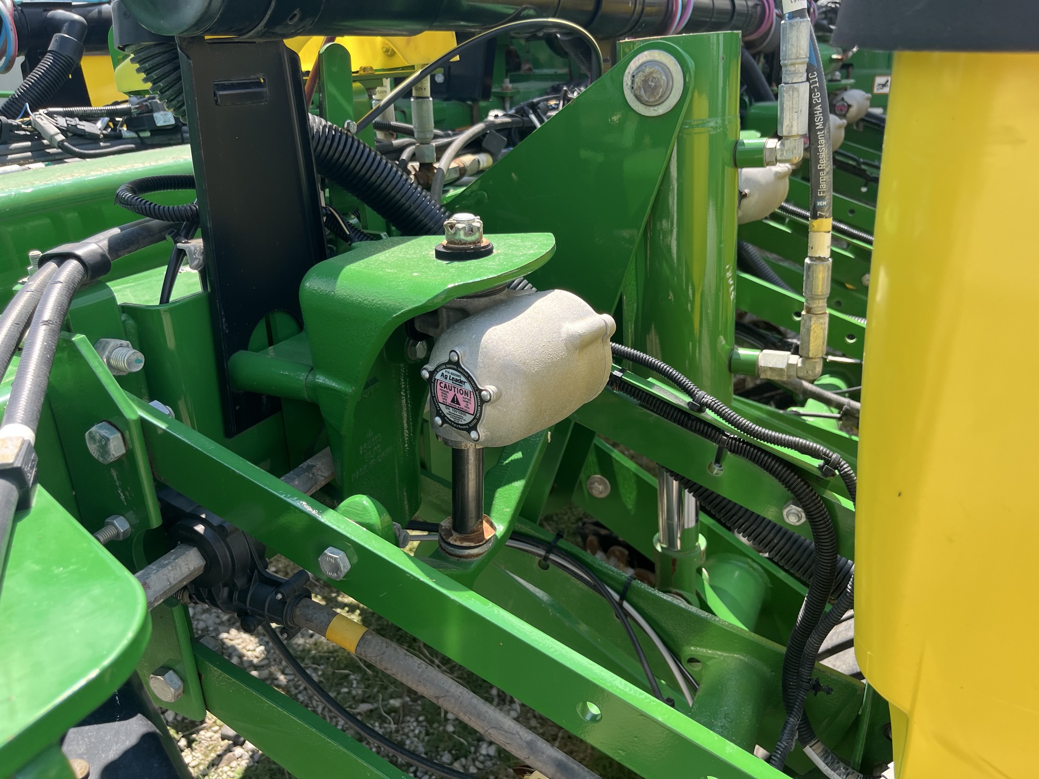 2015 John Deere 1775NT Image 40