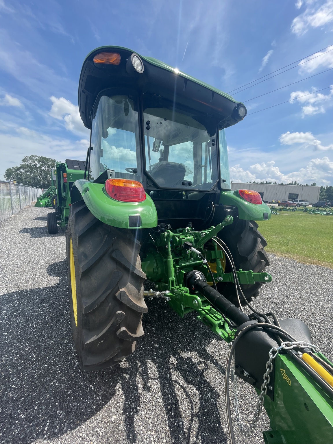 2023 John Deere 5075E Image 3