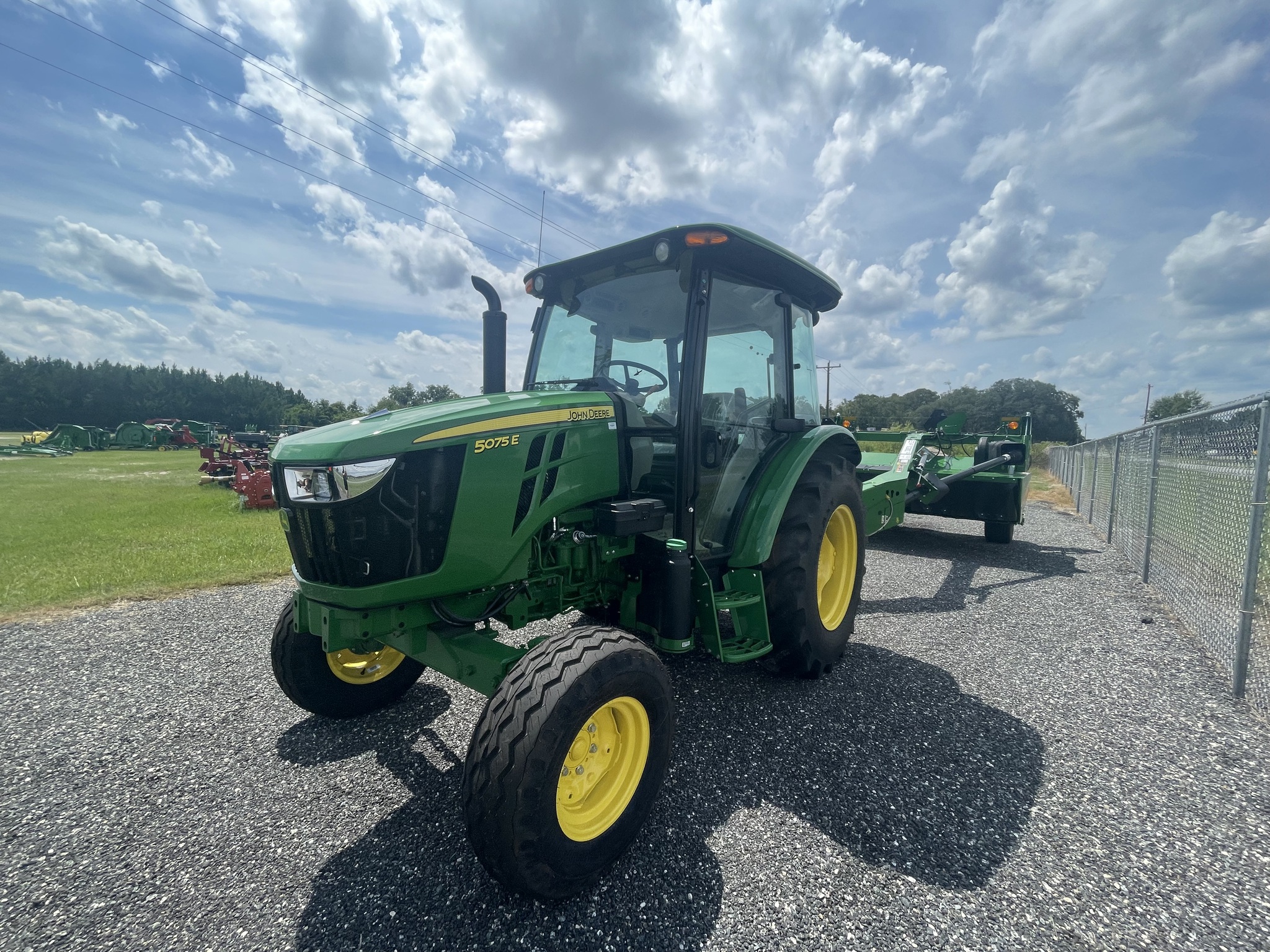 2023 John Deere 5075E Image 2
