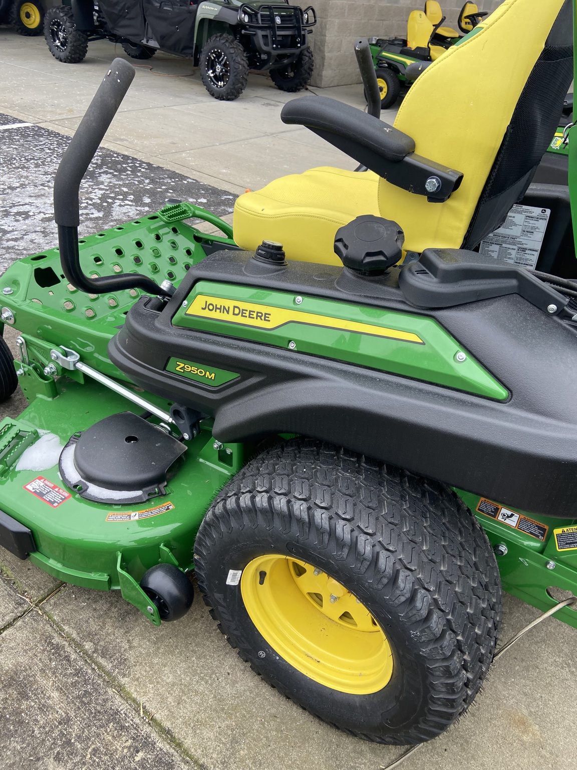 2022 John Deere 950M ZeroTurn Mowers Zanesville, OH