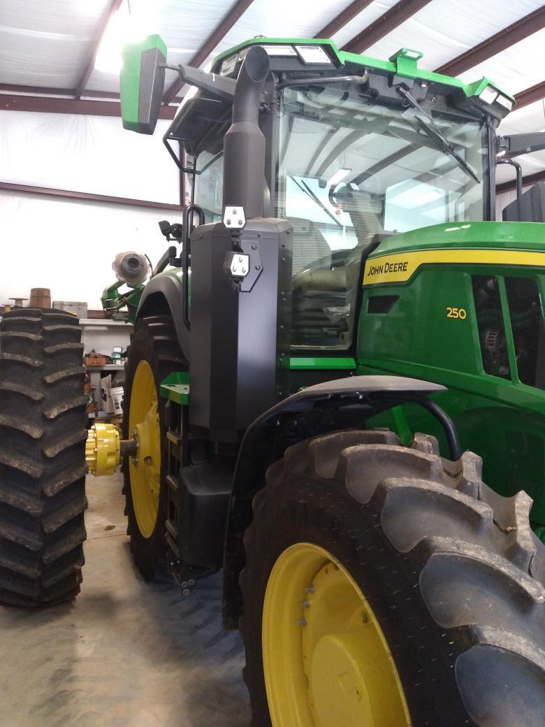 2023 John Deere 7R 250 Image 3
