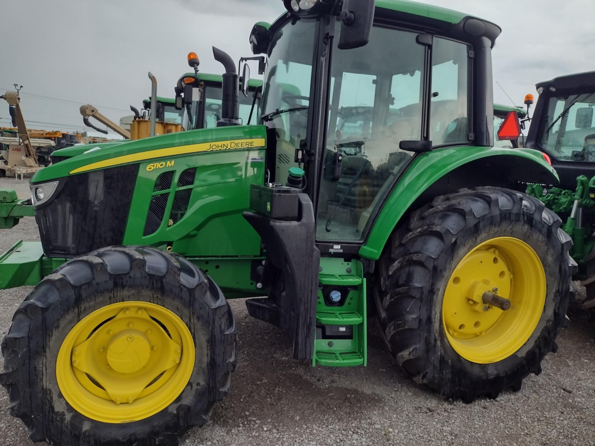 2020 John Deere 6110M Image 2