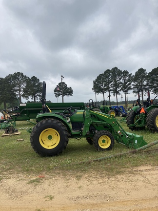 2022 John Deere 4052R Photo 4