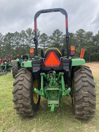 2022 John Deere 4052R Photo 3