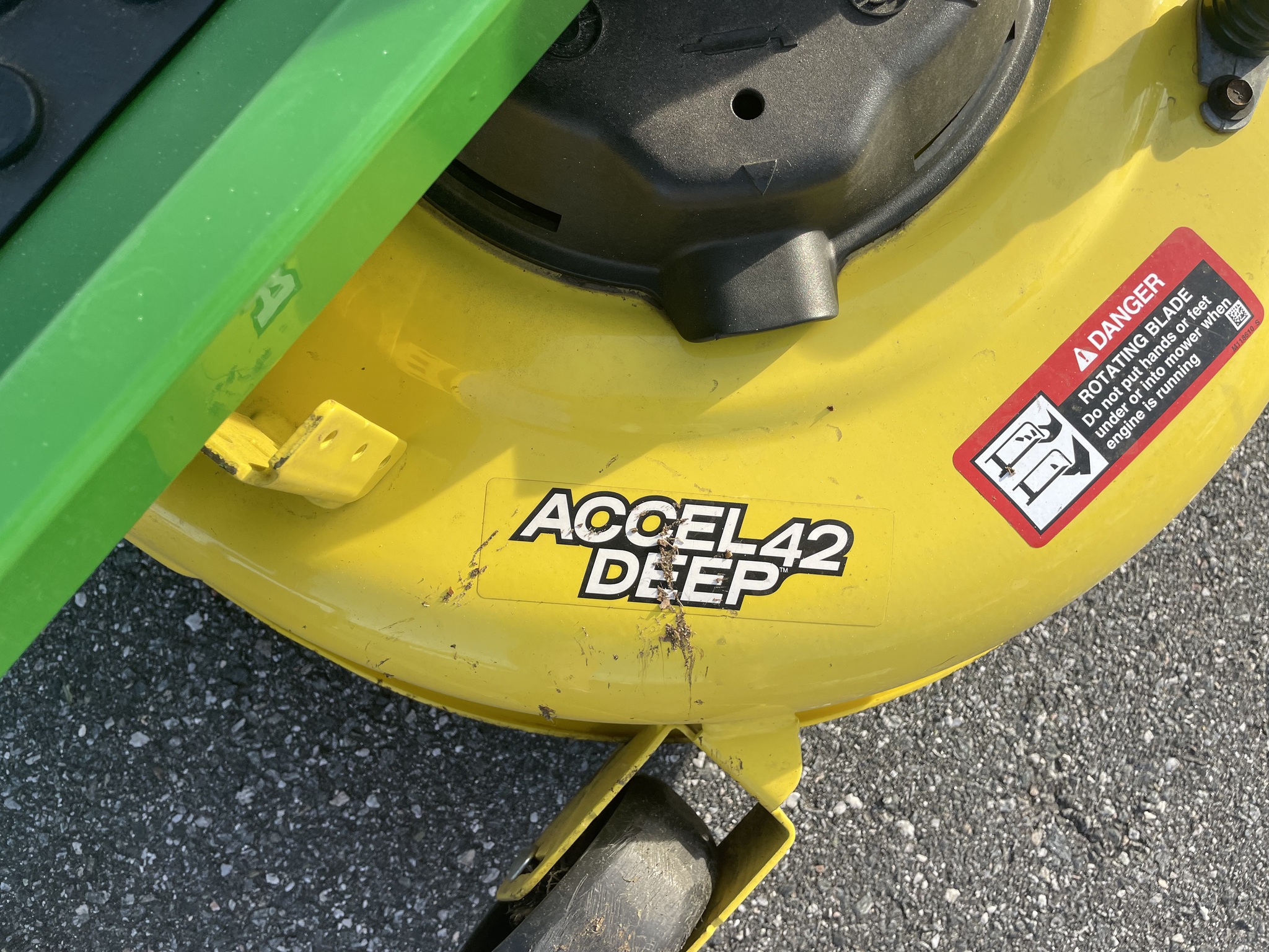 2022 John Deere 335e Image 5