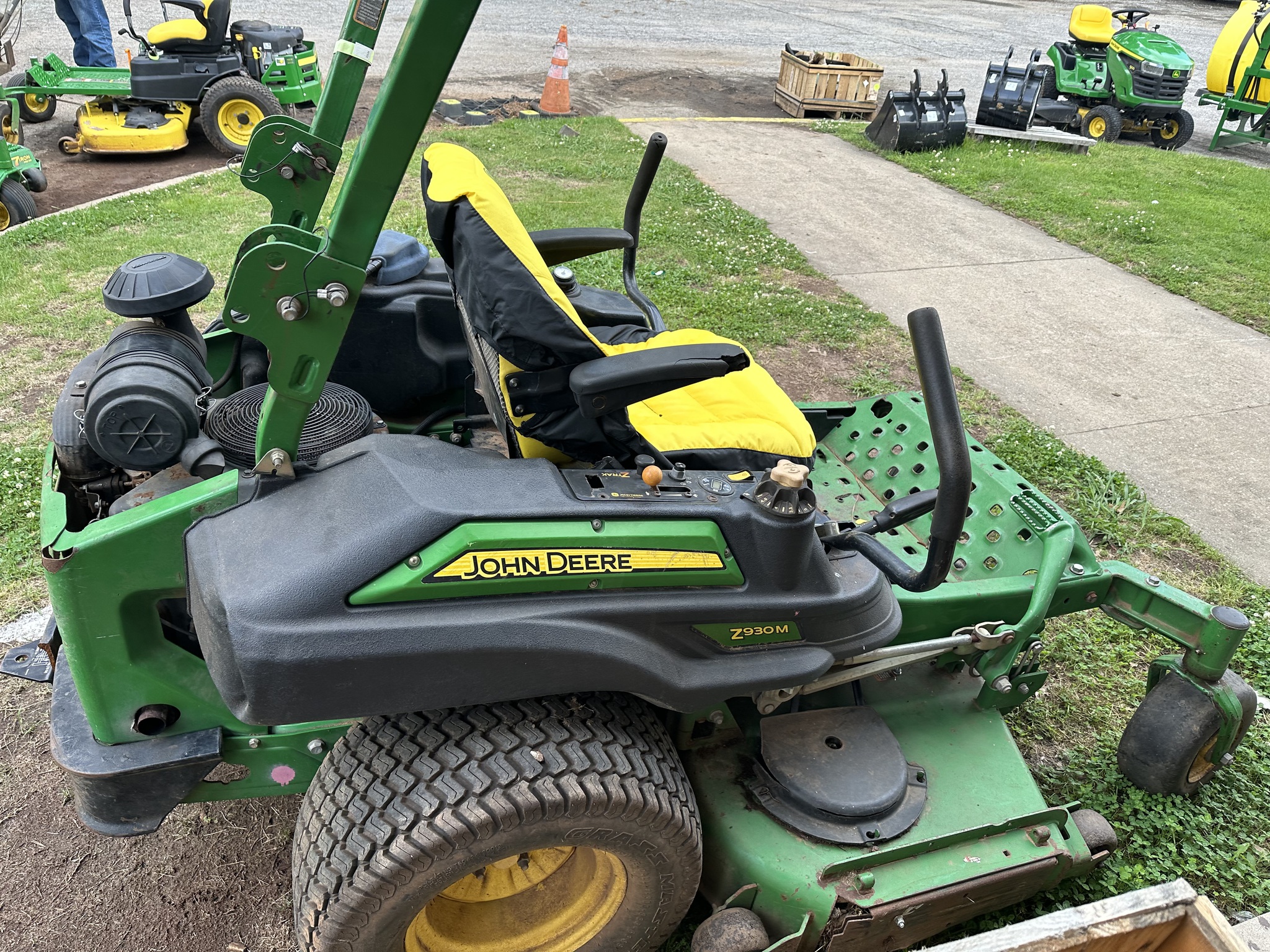 2013 John Deere Z930M Image 4