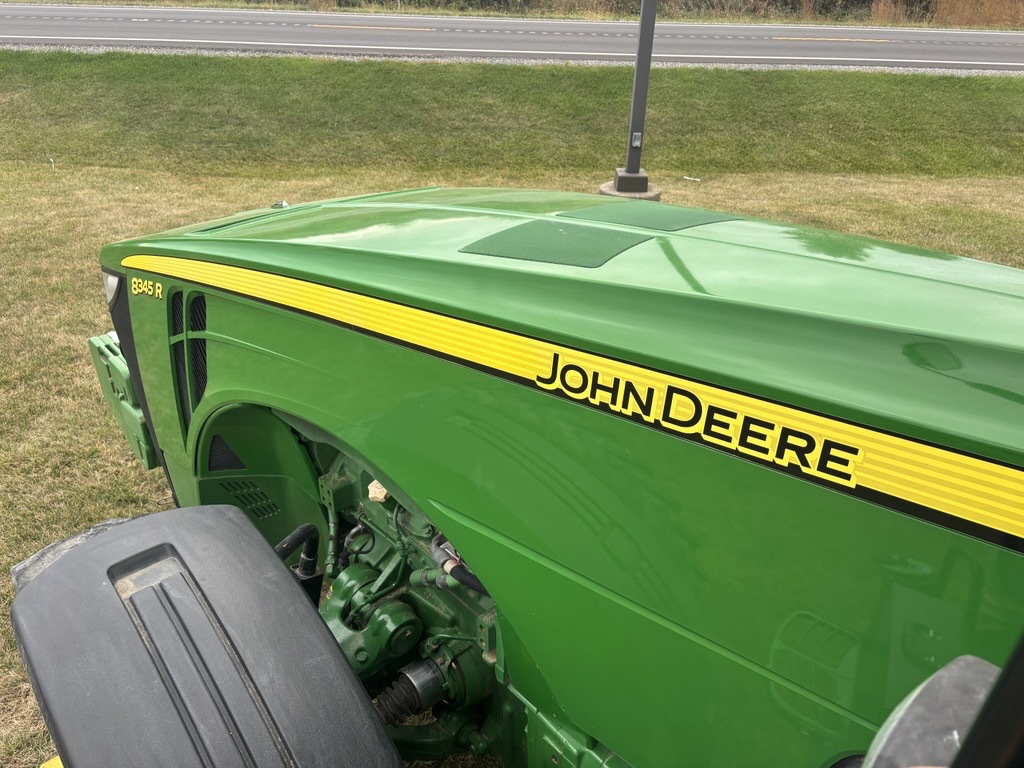 2016 John Deere 8345R Image 8