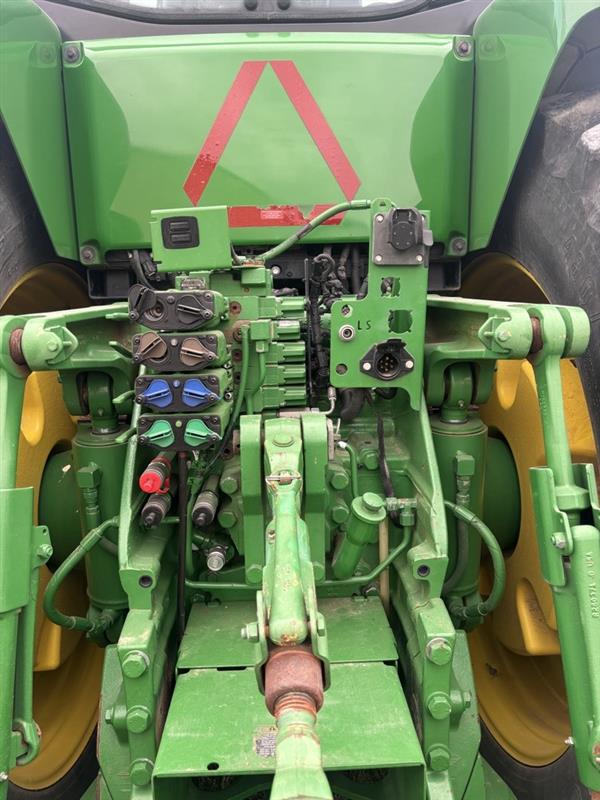 2016 John Deere 8345R Image 31
