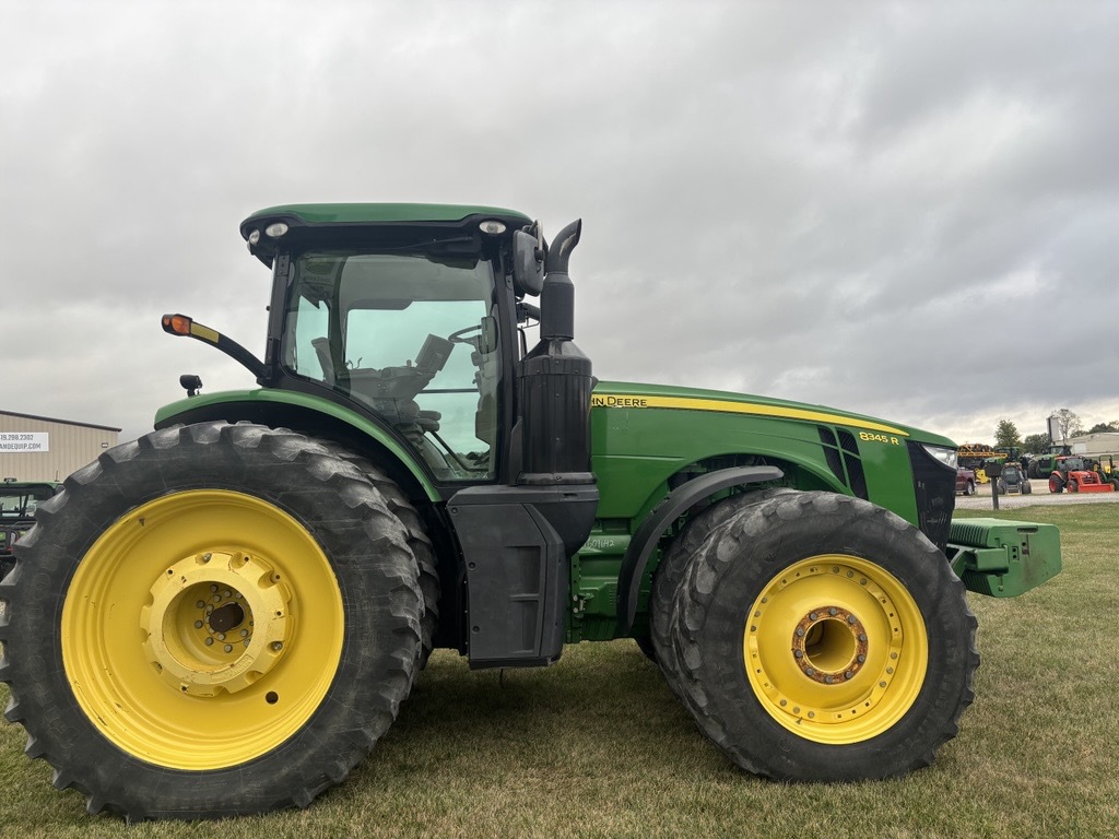 2016 John Deere 8345R Image 10
