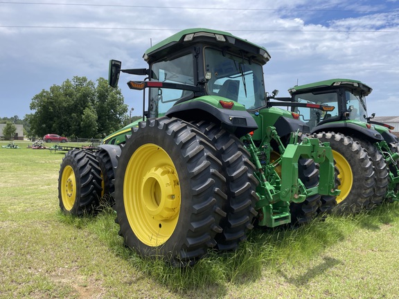 2023 John Deere 8R 310 Photo 3