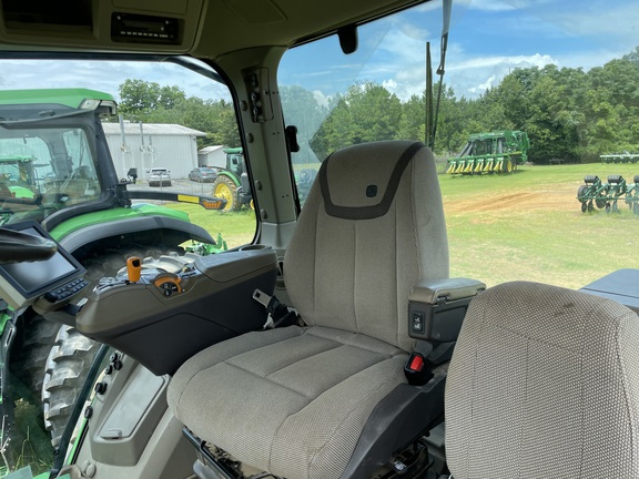 2023 John Deere 8R 310 Photo 4