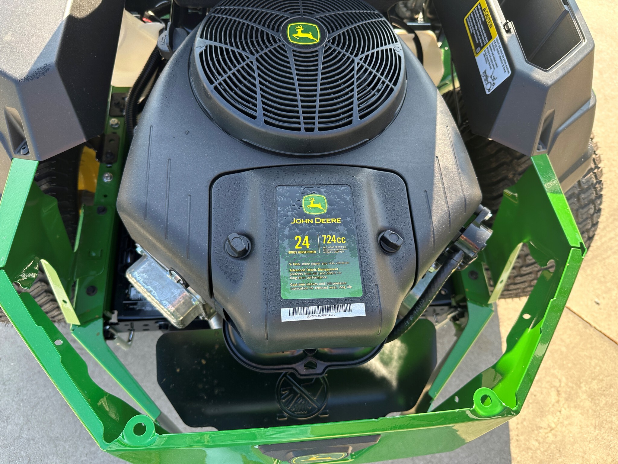 2025 John Deere Z325E Image 5