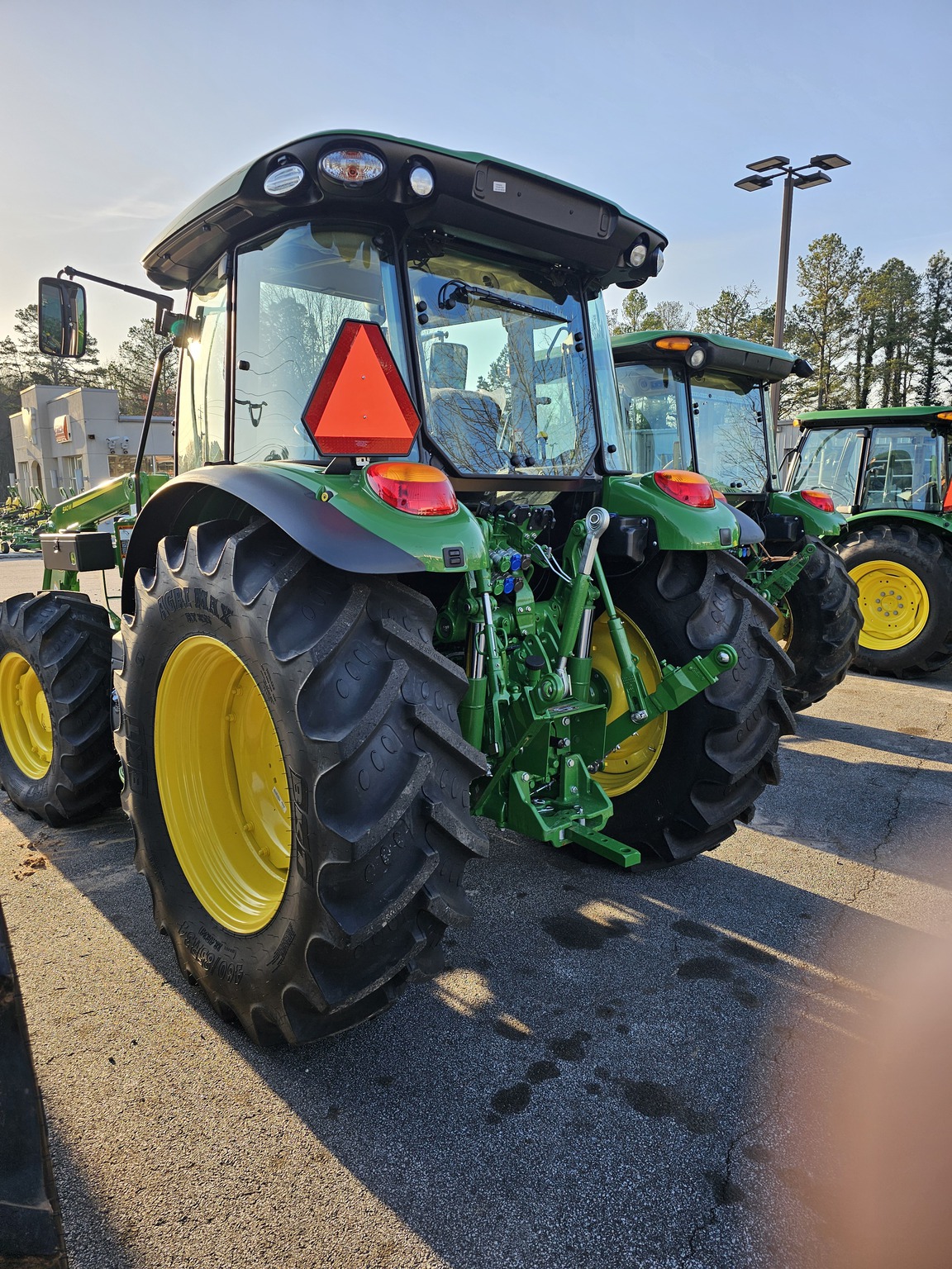 2024 John Deere 5105M Image 4