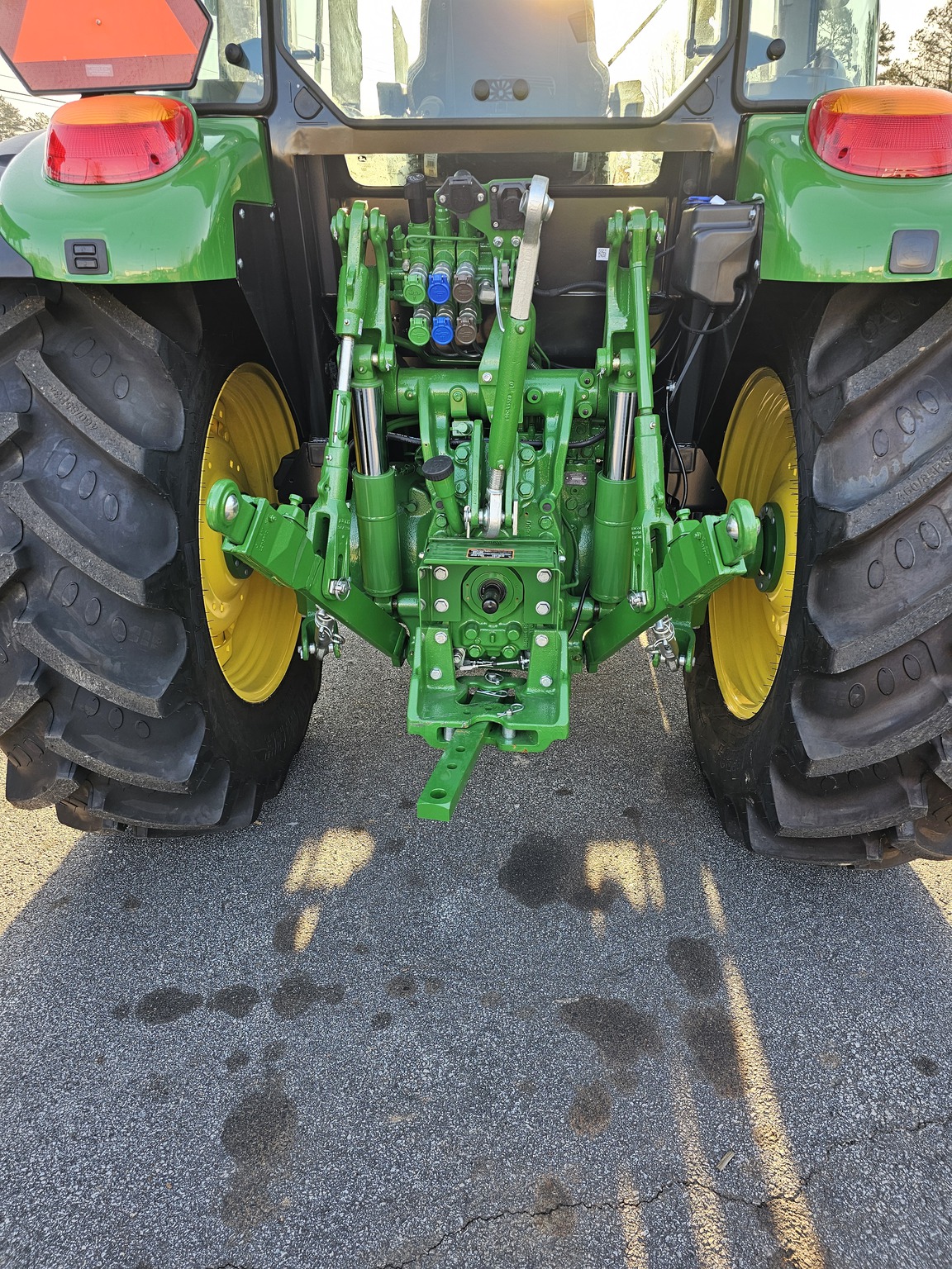 2024 John Deere 5105M Image 5