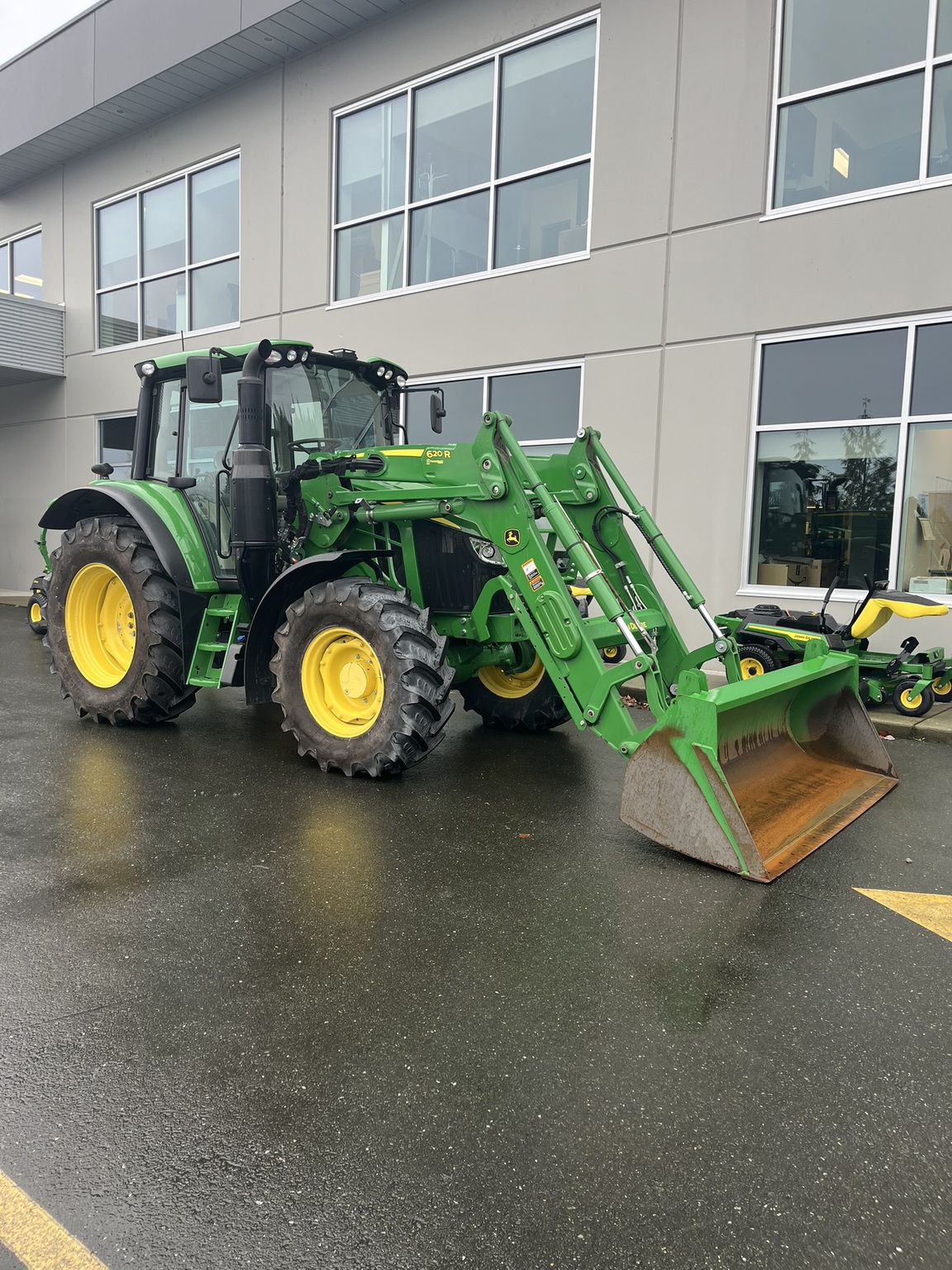 2022 John Deere 6120M Image 1