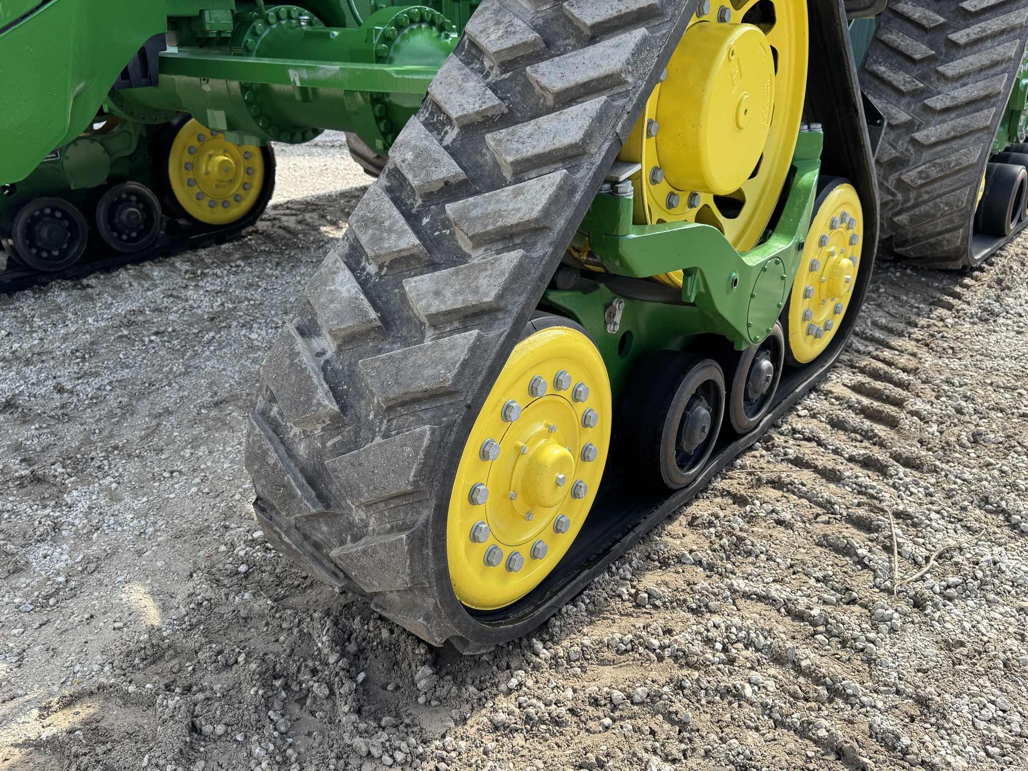  2023 John Deere 8RX 410 at Heritage Tractor in Pontiac, IL