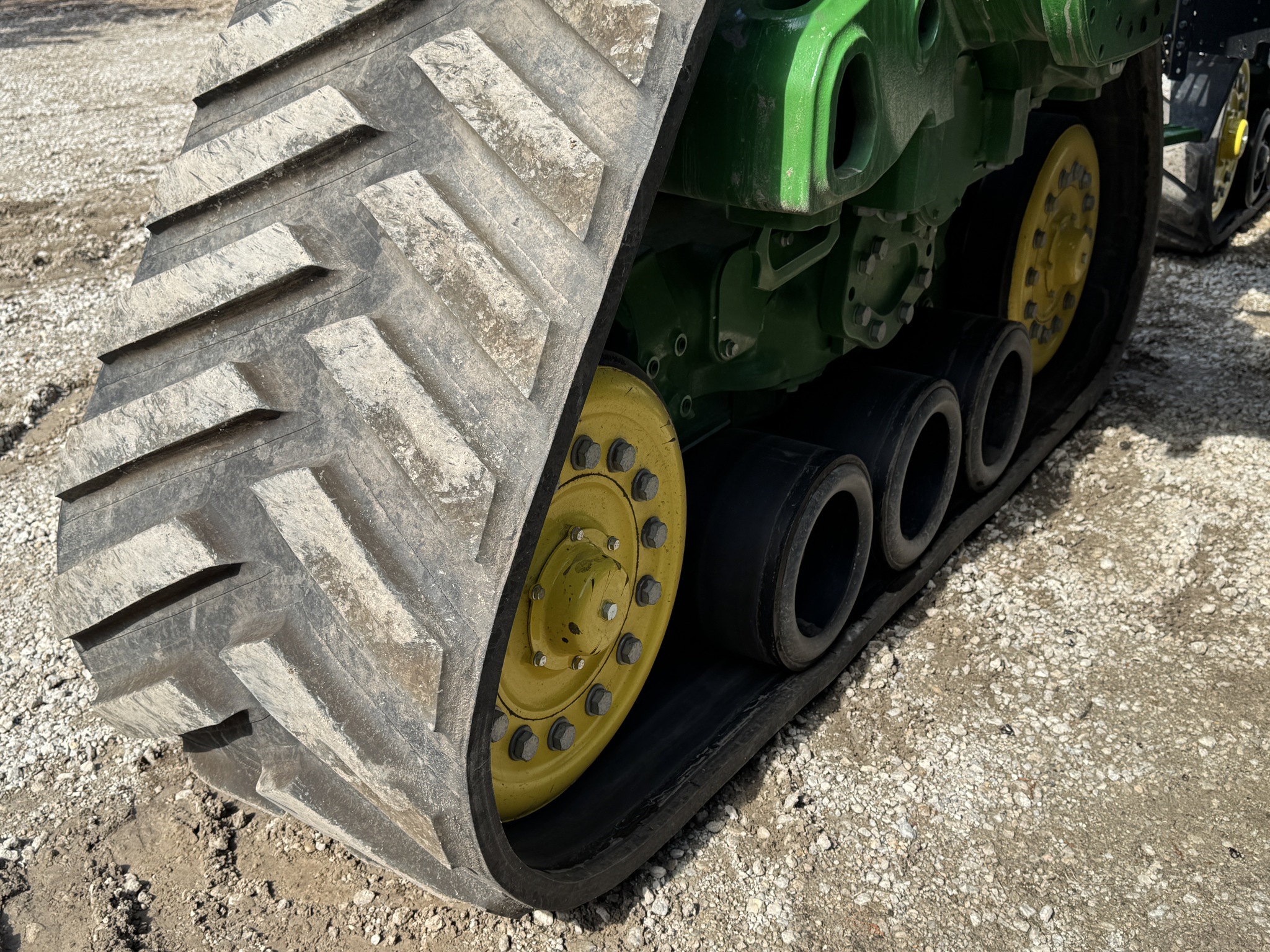  2023 John Deere 8RX 410 at Heritage Tractor in Pontiac, IL