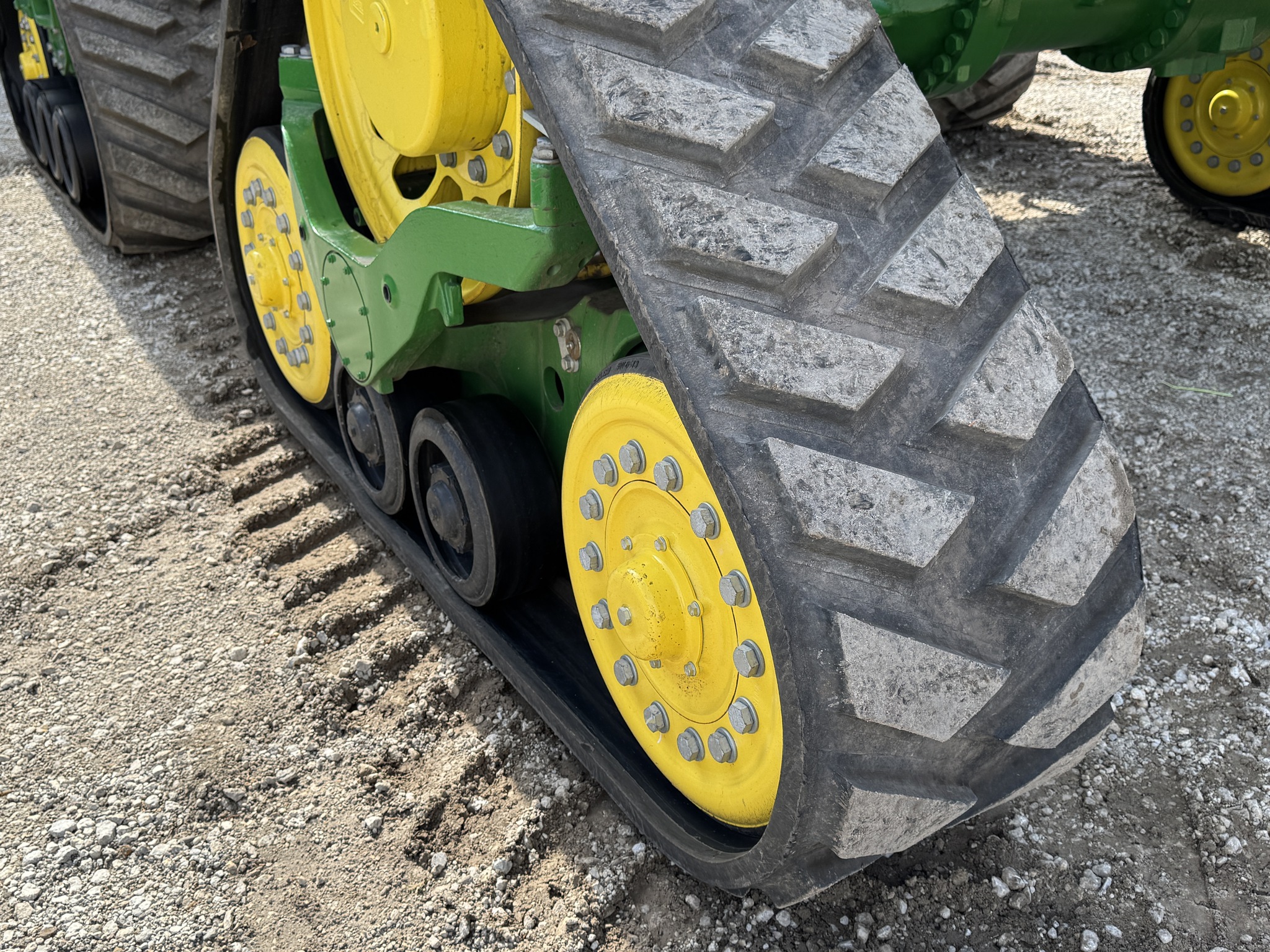  2023 John Deere 8RX 410 at Heritage Tractor in Pontiac, IL