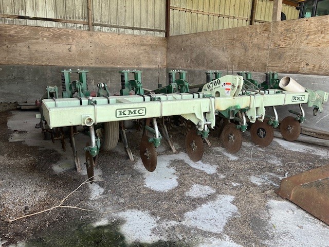 2015 KMC 6700 Image 2