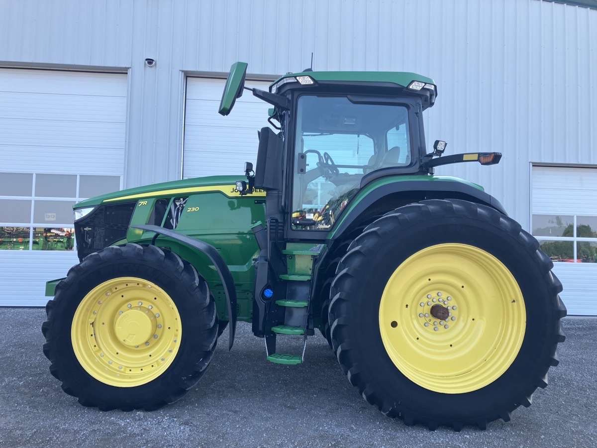 2021 John Deere 7R 230 Image 1