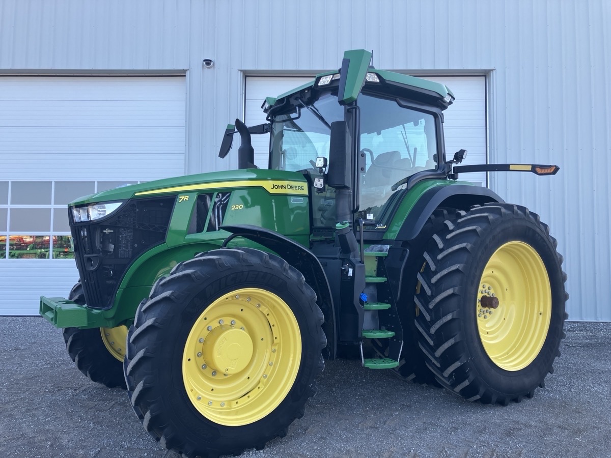 2021 John Deere 7R 230 Image 2