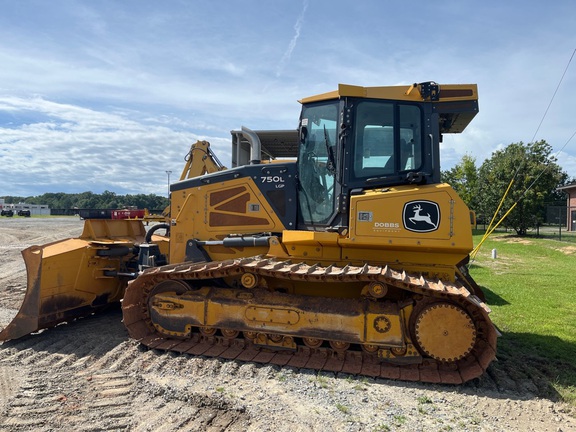 2023 John Deere 750L
