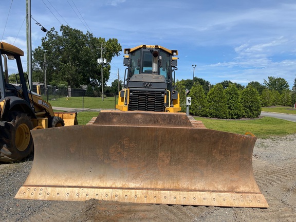 2023 John Deere 750L