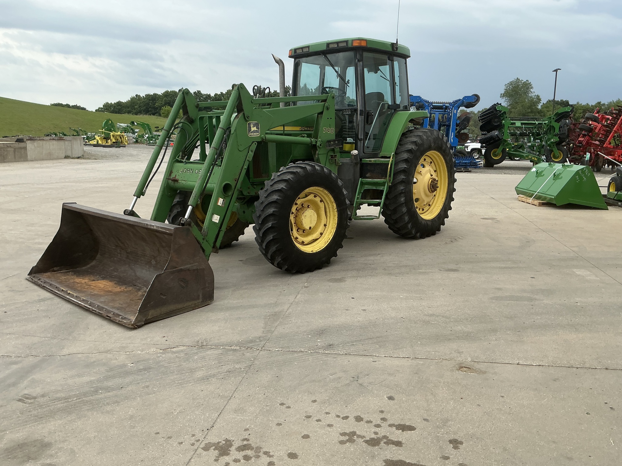 1998 John Deere 7610 Image 2