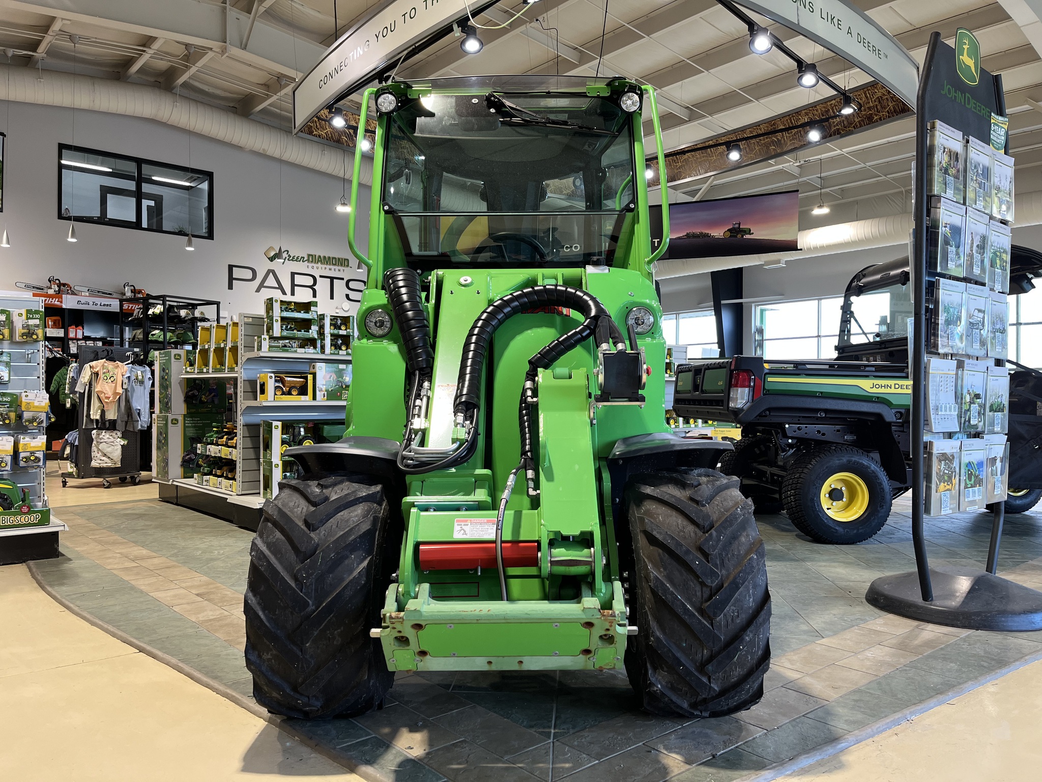 2023 Avant M530 Image 2