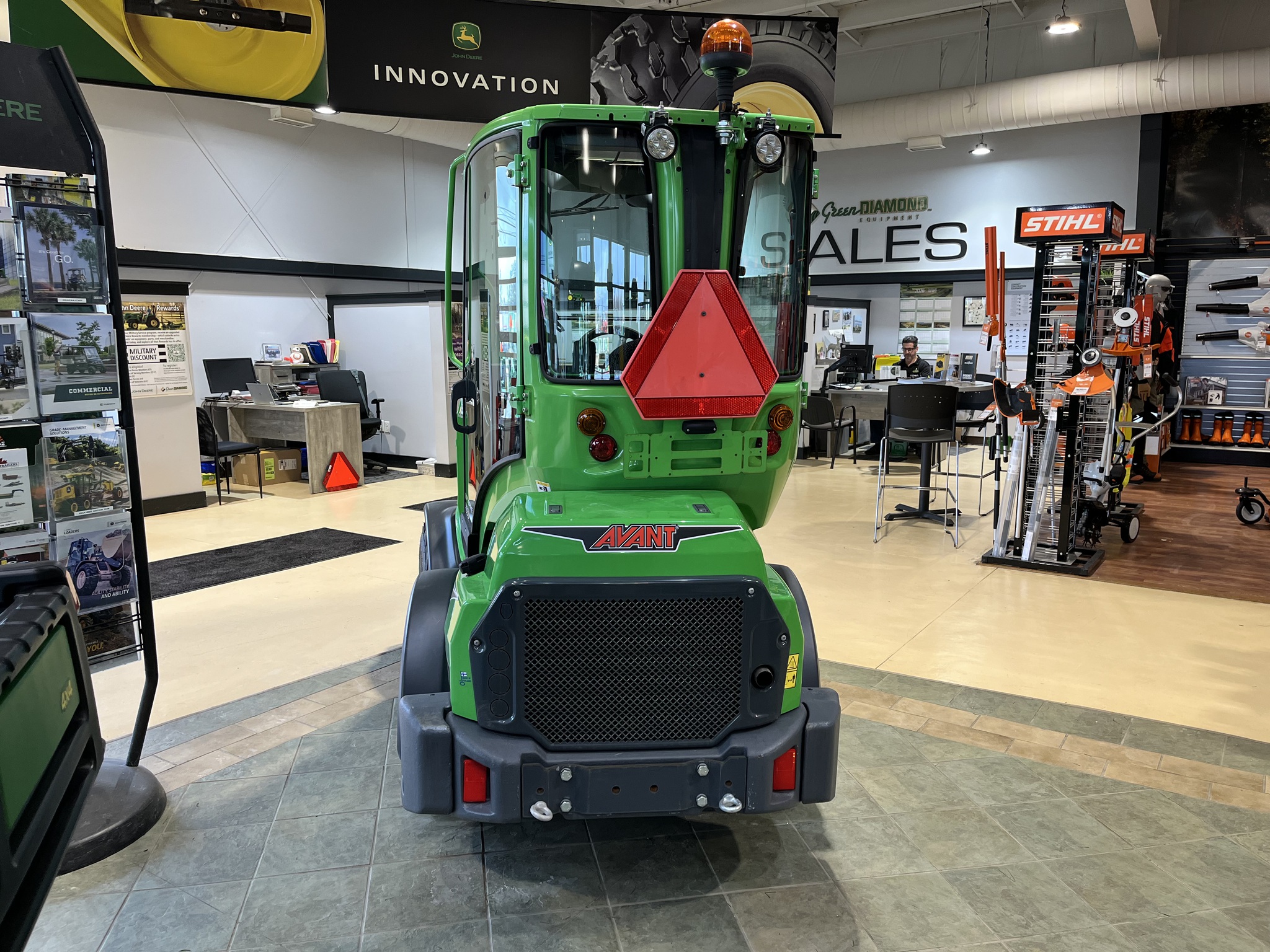 2023 Avant M530 Image 4