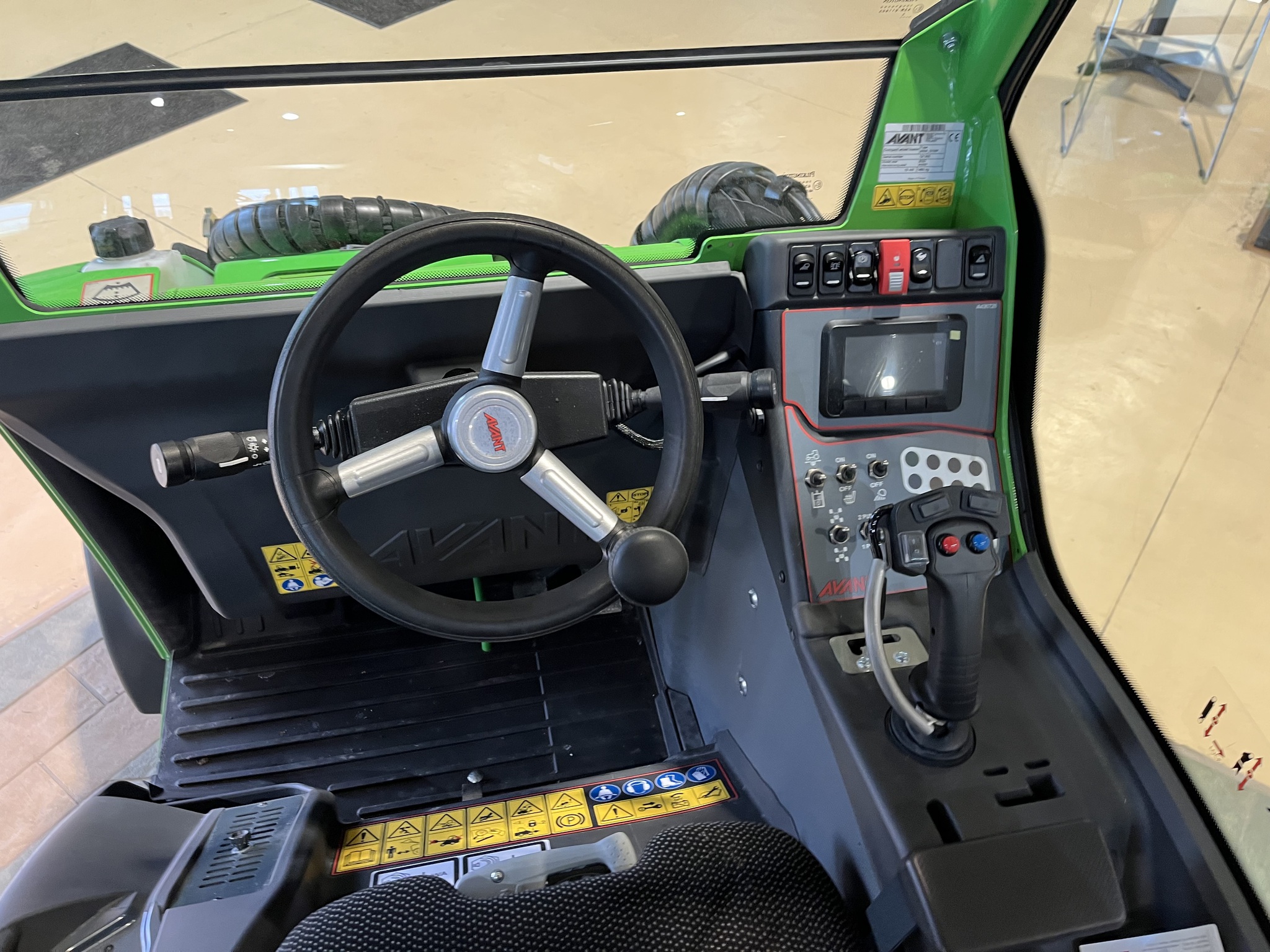 2023 Avant M530 Image 9