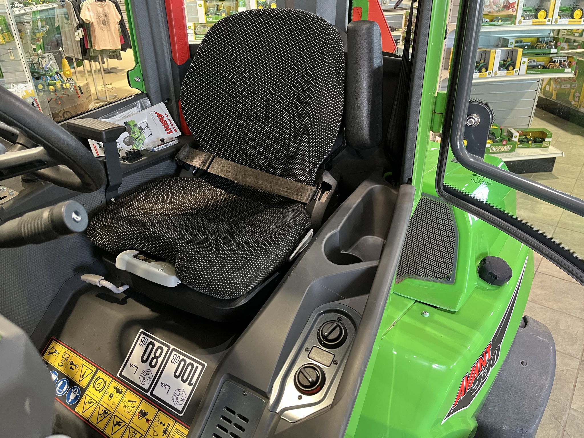 2023 Avant M530 Image 10