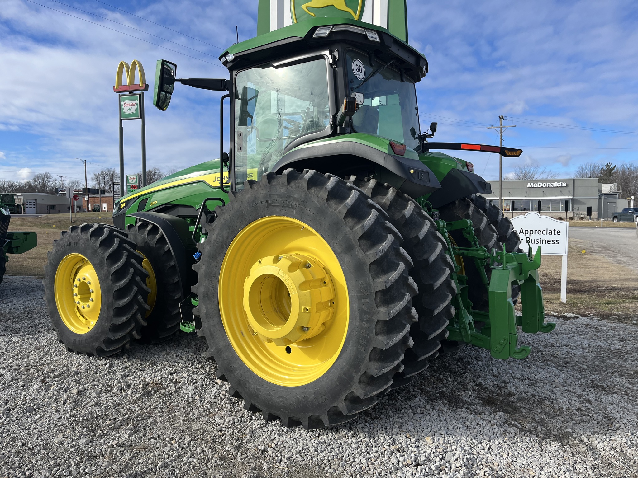  2024 John Deere 8R 370 at Heritage Tractor in Atchison, KS
