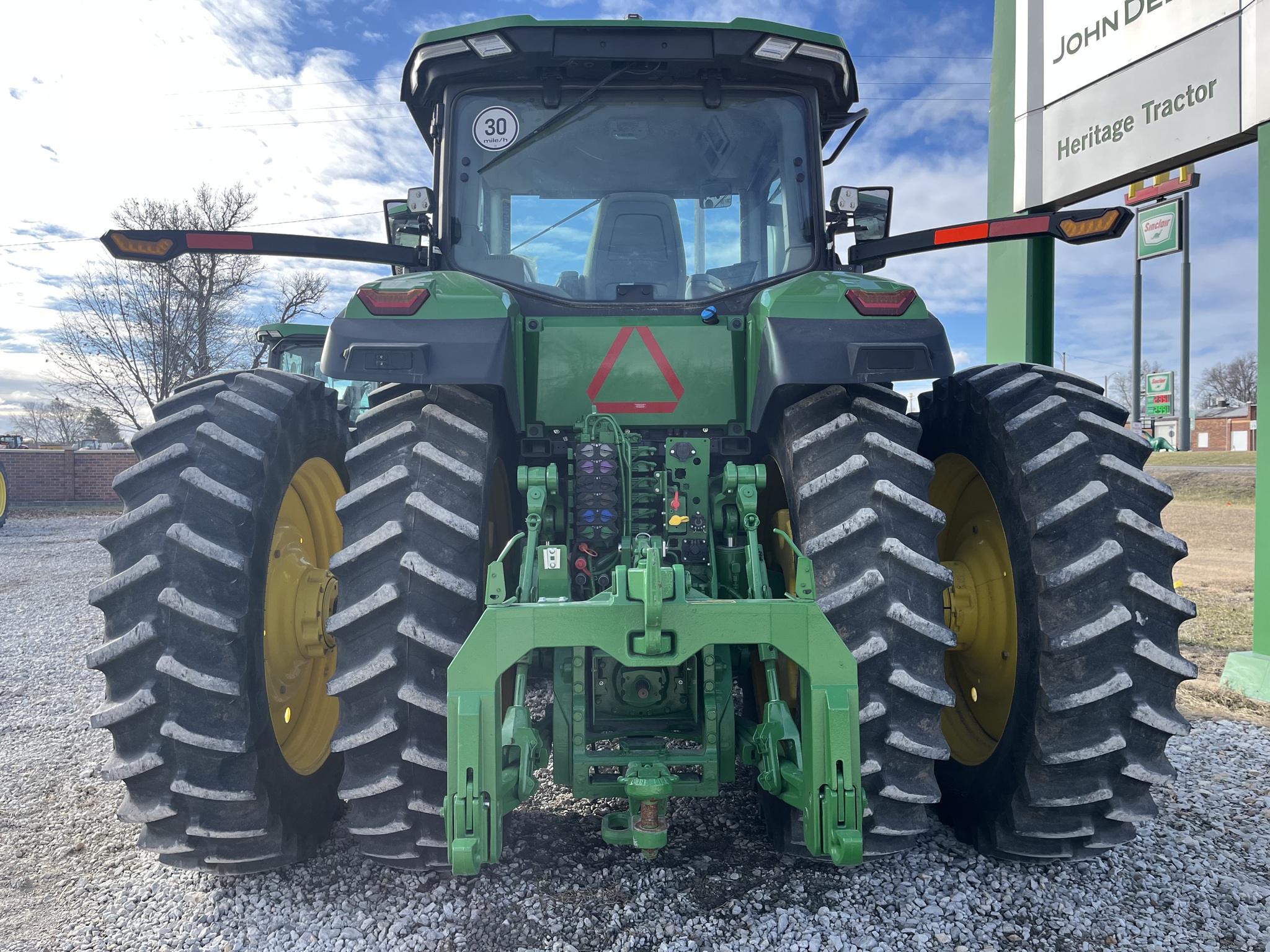  2024 John Deere 8R 370 at Heritage Tractor in Atchison, KS