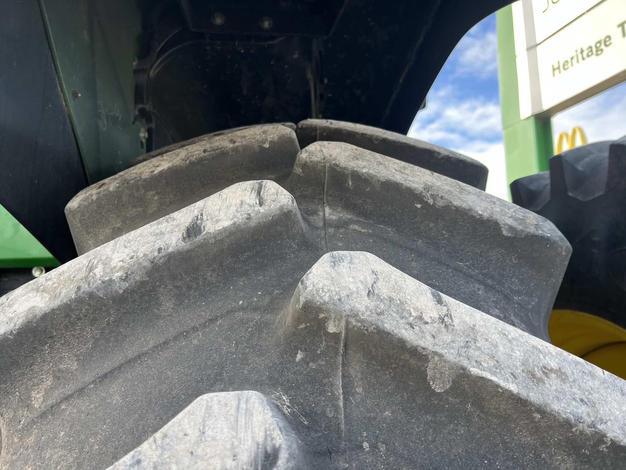 2024 John Deere 8R 370 at Heritage Tractor in Atchison, KS