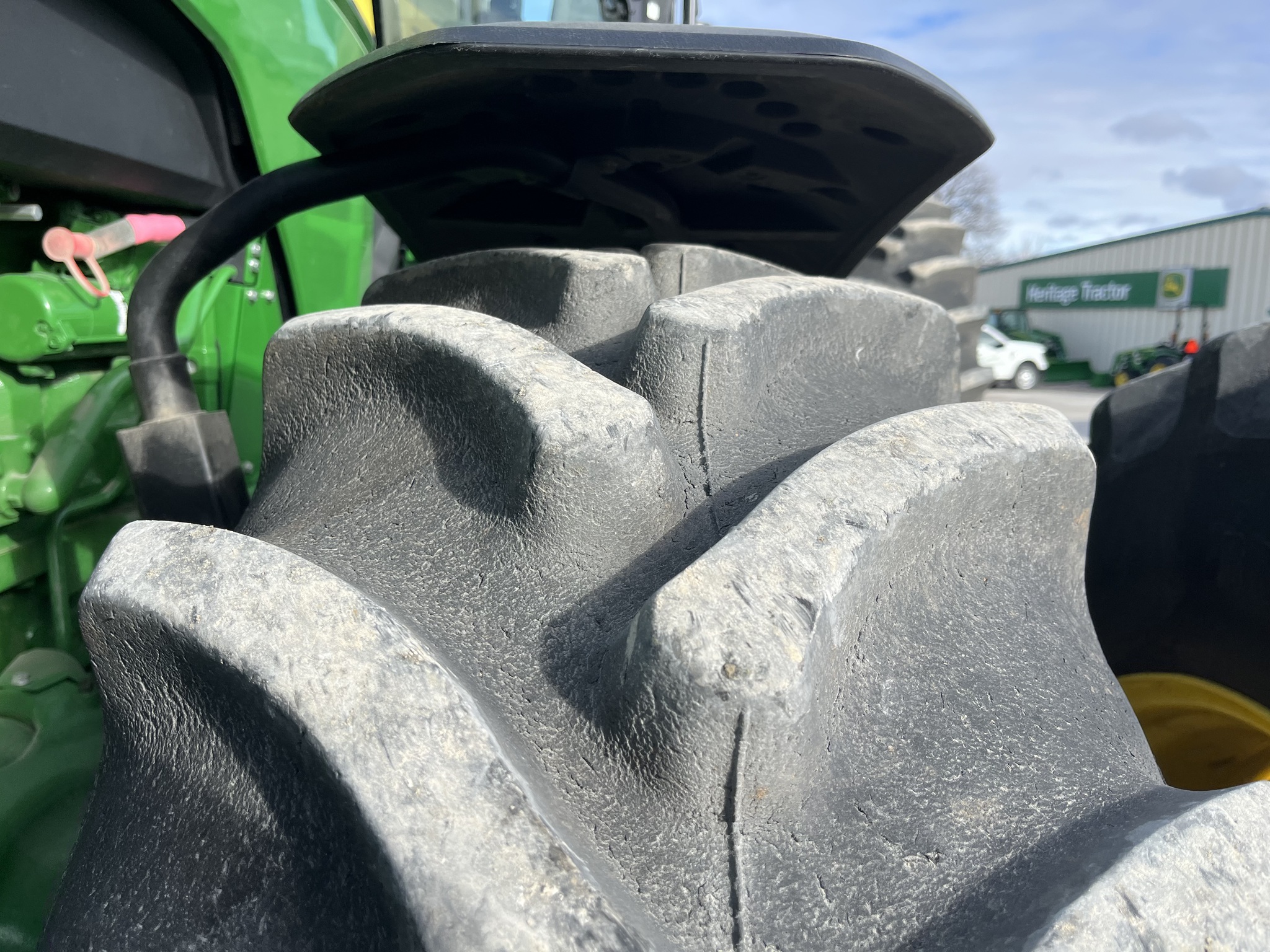  2024 John Deere 8R 370 at Heritage Tractor in Atchison, KS