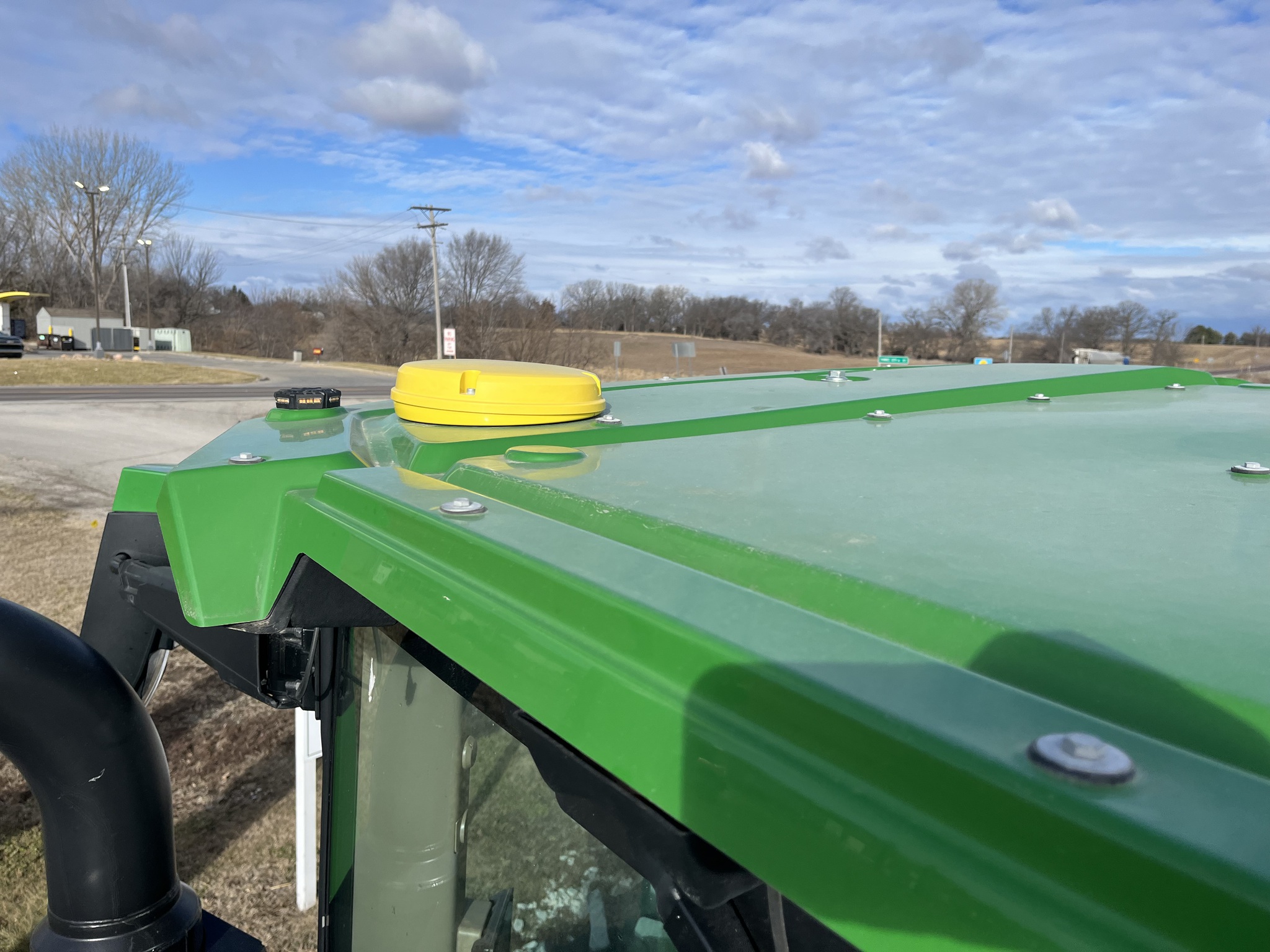  2024 John Deere 8R 370 at Heritage Tractor in Atchison, KS
