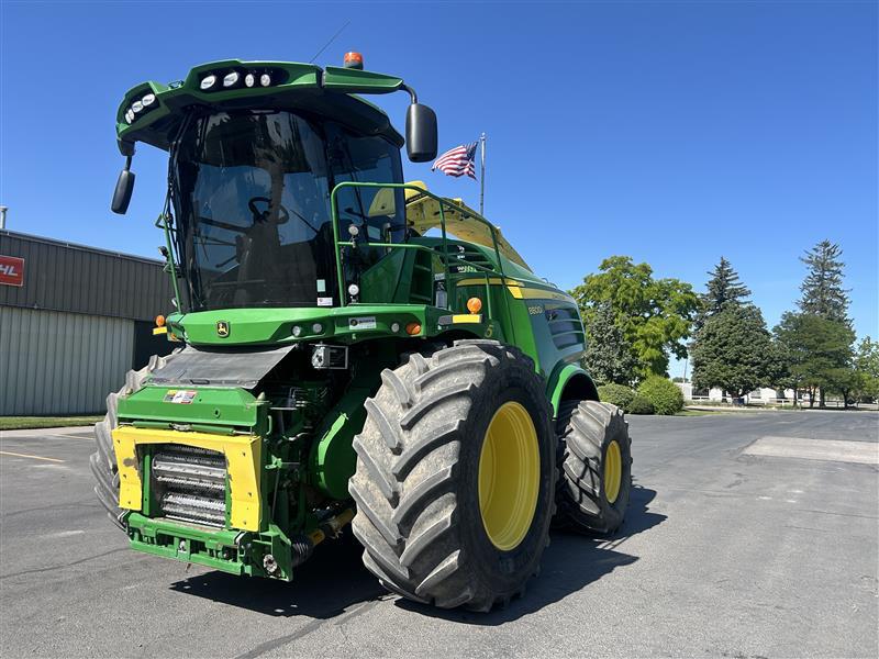 2017 John Deere 8800 Image 1