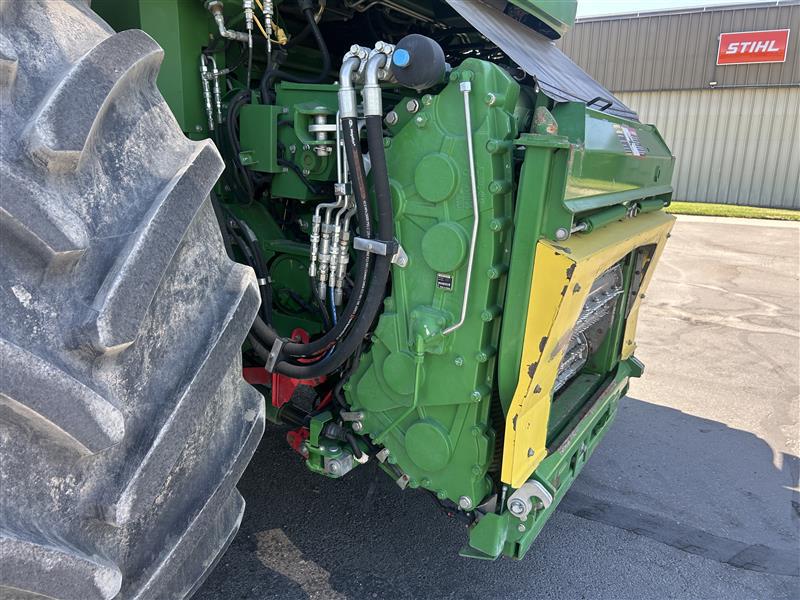 2017 John Deere 8800 Image 21