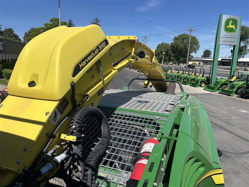 2017 John Deere 8800 Image 22