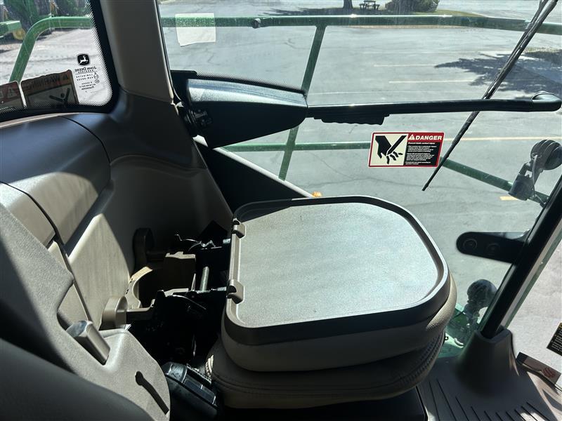 2017 John Deere 8800 Image 26